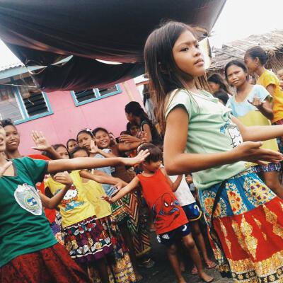 Badjao children showing their cultural dance